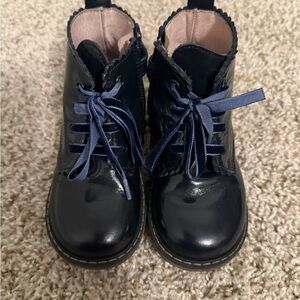 Jacadi Toddler Girls Navy Genuine Patent Leather Boots in EU25- Moderately Used